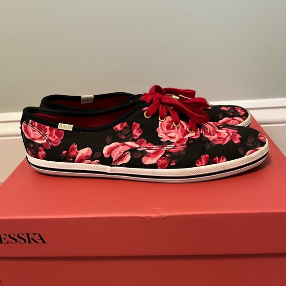 Kate Spade Keds Red Rose Black Canvas Sneakers Tennis Shoes Size 8 - Picture 5 of 11